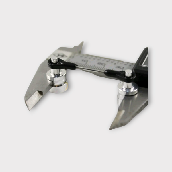 Link sizing tool for calipers